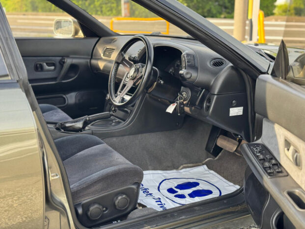 1992 Nissan Skyline full